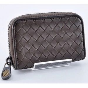 BOTTEGA VENETA Intrecciato Woven Zippy card holder mini wallet in gray Ombre